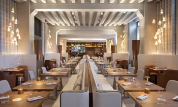 La salle de restaurant © Studio Jean-Philippe Nuel
