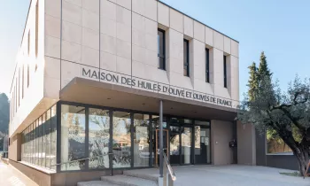 Maison des Huiles d'Olive et Olives de France - le bâtiment
