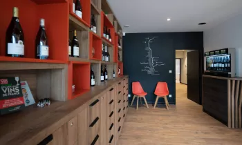 Maison des Vins by Rhône Crussol