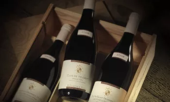 Domaine-Dubois-ambiance-caisse-bois