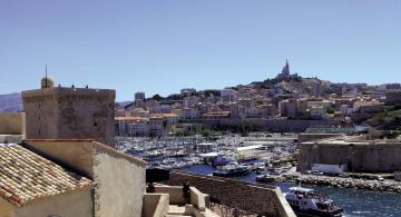 Marseille, Notre-dame de la Garde et le Vieux-Port depuis le Fort-Saint-Jean