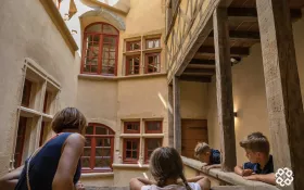  © © ETIENNE RAMOUSSE IMAGES