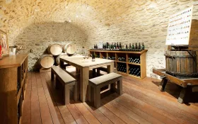 Salle de dégustation - Domaine de Grangeneuve © Alexandre Bienfait