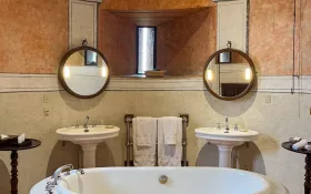  © Château de Bagnols