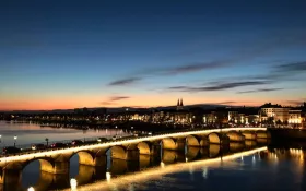 Le pont Saint-Laurent de nuit © G. Blanc