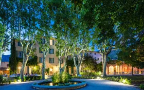 Facade de nuit © ©lamagdeleine