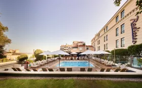 Piscine © DR-Radisson Blu Hotel Marseille Vieux-Port