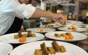 Gérard Habib en cuisine © Office Métropolitain de Tourisme et des Congrès de Marseille - CD