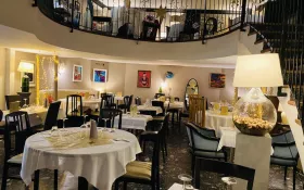 Restaurant Gérarh salle © Office Métropolitain de Tourisme et des Congrès de Marseille - CD