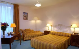 HOTEL - HOTEL LA CLOCHE