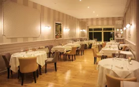 Hostellerie d'Héloïse / C. Bellevrat