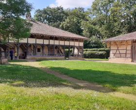 Ferme des Planons, côté cour © Département de l'Ain, Agathe Gaubert