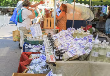 Marché nyonsais du jeudi_Nyons