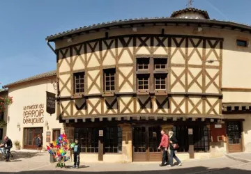 Façade colombages La maison du terroir beaujolais