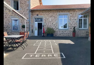 Auberge l'école_Saint-Martin-Lestra