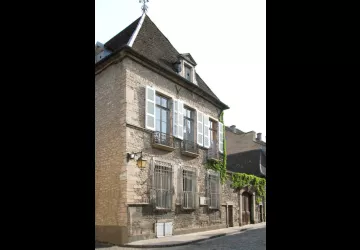 façade-sensation-vin-2A-rue-paul-bouchard-21200-Beaune