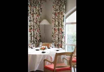 Chateau-Sainte-Sabine_Restaurant-Lassey_1 ©Maison Kalos